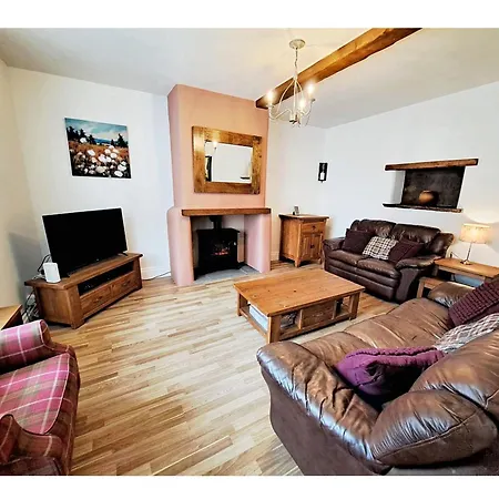 Cosy 17th Century Traditional